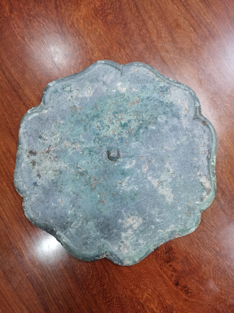 古玩銅器宋代葵花銅鏡拍賣,當(dāng)前價(jià)格1180元