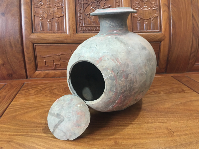 古玩陶瓷少見邊有蓋口漢代點彩繭形壺拍賣,當前價格2888元