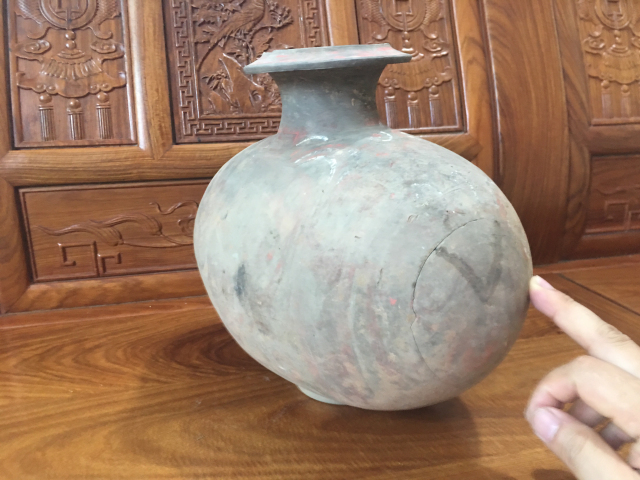 古玩陶瓷少見邊有蓋口漢代點彩繭形壺拍賣,當前價格2888元