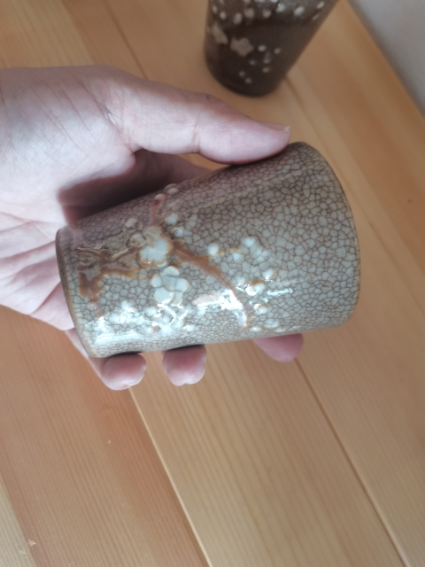 古玩陶瓷哥釉堆塑梅花鈴鐺杯一對拍賣，當(dāng)前價(jià)格1860元