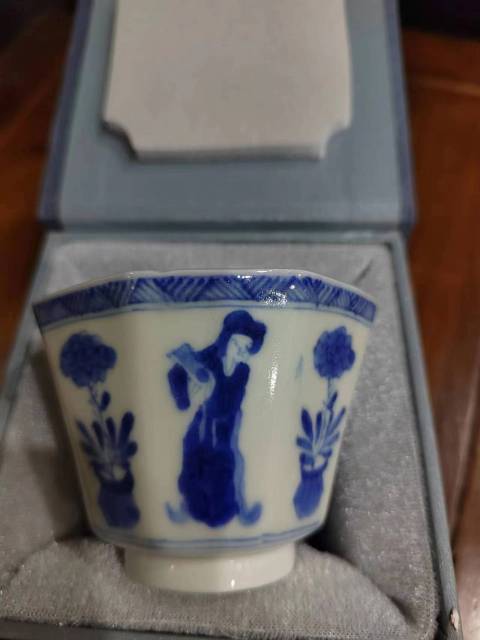 古玩陶瓷晚清仕女花卉紋青花主人杯拍賣，當前價格1000元