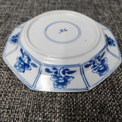 古玩陶瓷【望月樓】康熙青花花卉紋盤拍賣,當前價格1800元