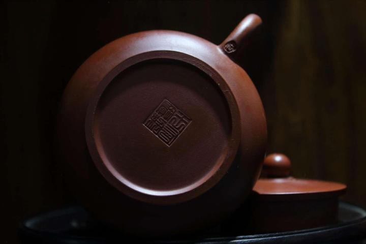 古玩雜項(xiàng)王有寶制?紫砂壺拍賣,當(dāng)前價(jià)格425元