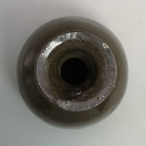 域鉴古玩】民国酱釉乌金釉玉壶春瓶拍卖价格/图片/值多少钱