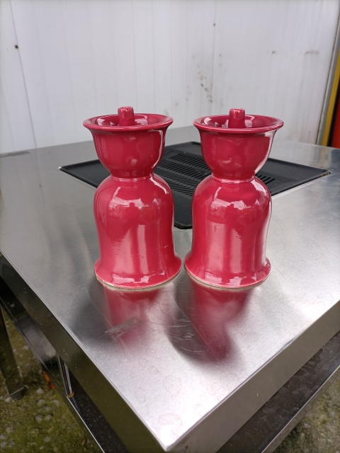 古玩陶瓷紅釉燈臺拍賣，當(dāng)前價格300元