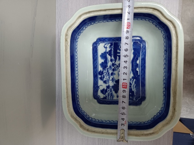 古玩陶瓷青花四方倭角山水亭臺蓋盆拍賣,當(dāng)前價(jià)格2380元