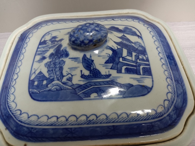 古玩陶瓷青花四方倭角山水亭臺蓋盆拍賣,當(dāng)前價(jià)格2380元