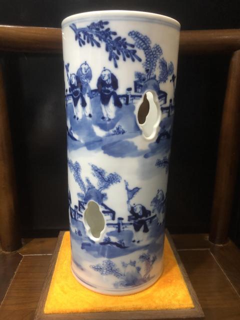 古玩陶瓷(新年放漏中)晚清-百子嬰戲紋-青花鏤空帽筒拍賣,當前價格6680元