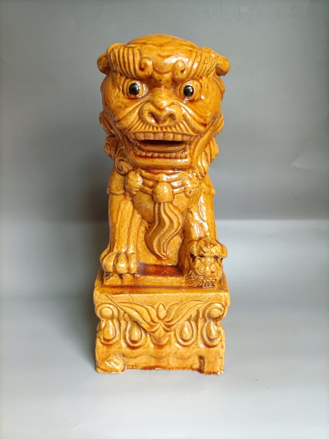 古玩陶瓷黃釉獅子擺件拍賣，當(dāng)前價(jià)格450元