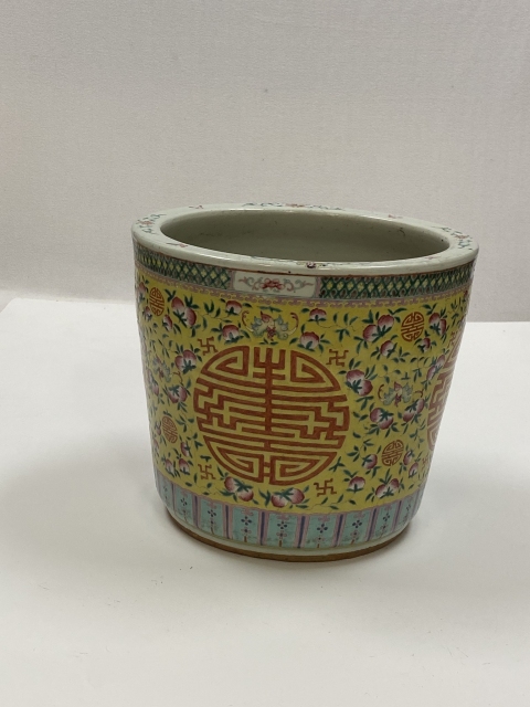 古玩陶瓷晚清黃地粉彩福壽紋花盆拍賣，當前價格32000元