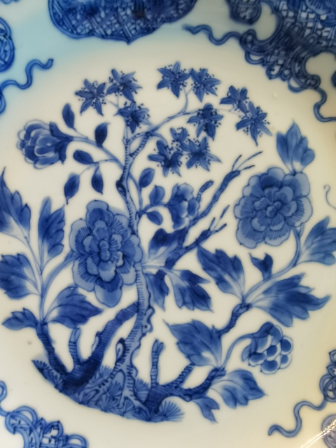 古玩陶瓷康熙翠毛藍青花花卉紋盤拍賣,當前價格3888元