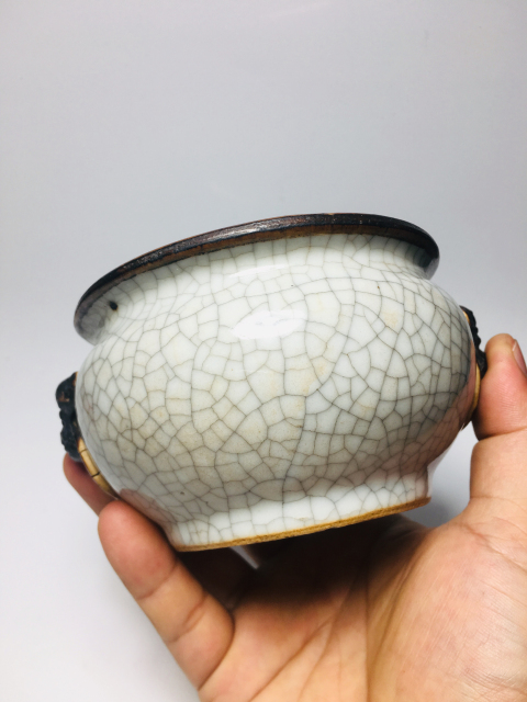 域鉴古玩】哥釉兽耳香炉拍卖价格/图片/值多少钱