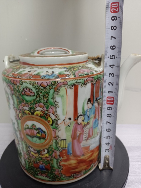 古玩陶瓷開窗花卉人物廣彩描金茶壺拍賣,當前價格2688元