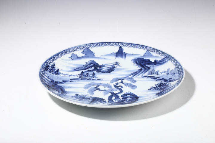 古玩陶瓷青花山水樓閣紋盤(pán)拍賣(mài),當(dāng)前價(jià)格2000元