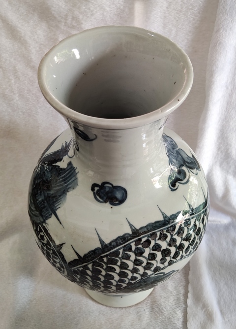古玩雜項青花云龍紋瓶拍賣,當前價格999元