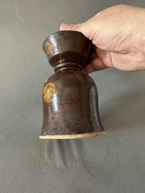 古玩陶瓷磁州窯褐釉黃彩燭臺拍賣,當前價格59元