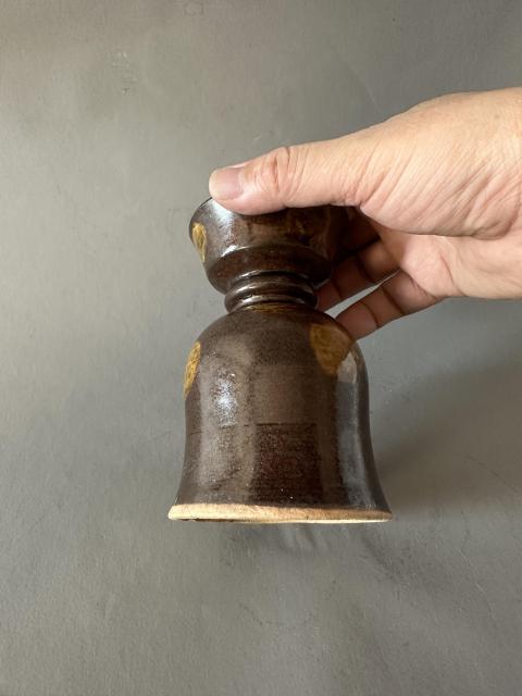 古玩陶瓷磁州窯褐釉黃彩燭臺拍賣,當前價格59元