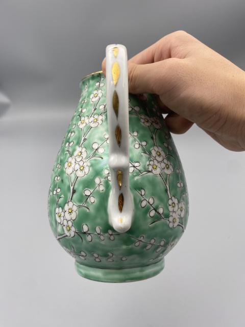 古玩陶瓷0起159一口晚清松石綠地粉彩冰梅紋茶壺拍賣，當前價格1584元