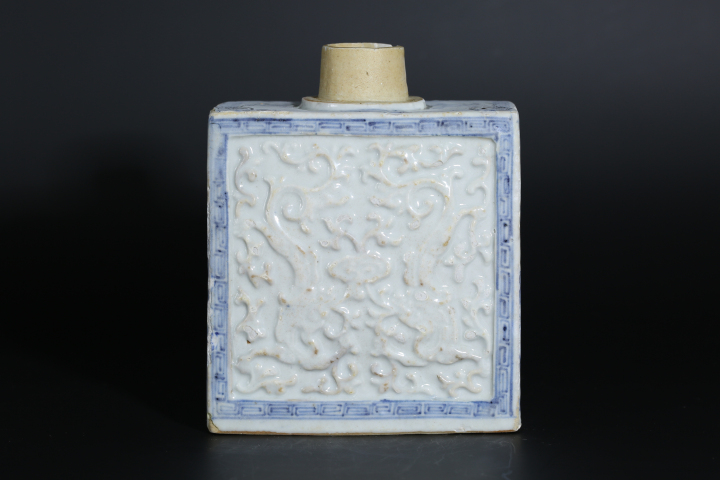 古玩陶瓷乾隆模印雙龍紋茶葉罐拍賣(mài),當(dāng)前價(jià)格3000元