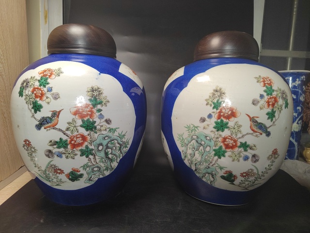 古玩陶瓷灑藍釉開光五彩花鳥紋蓋罐拍賣，當前價格29999元