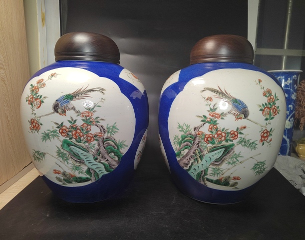 古玩陶瓷灑藍釉開光五彩花鳥紋蓋罐拍賣，當前價格29999元