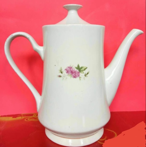 古玩陶瓷粉彩山水亭樓紋大茶壺拍賣，當前價格158元