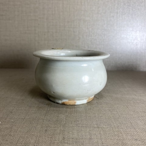 古玩陶瓷白釉圈足爐拍賣,當(dāng)前價格799元
