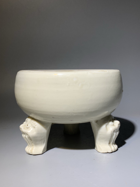 古玩陶瓷（明代精品）德化窯三獸足香爐拍賣，當(dāng)前價(jià)格128888元