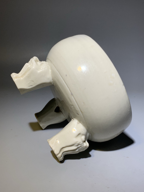 古玩陶瓷（明代精品）德化窯三獸足香爐拍賣，當(dāng)前價(jià)格128888元