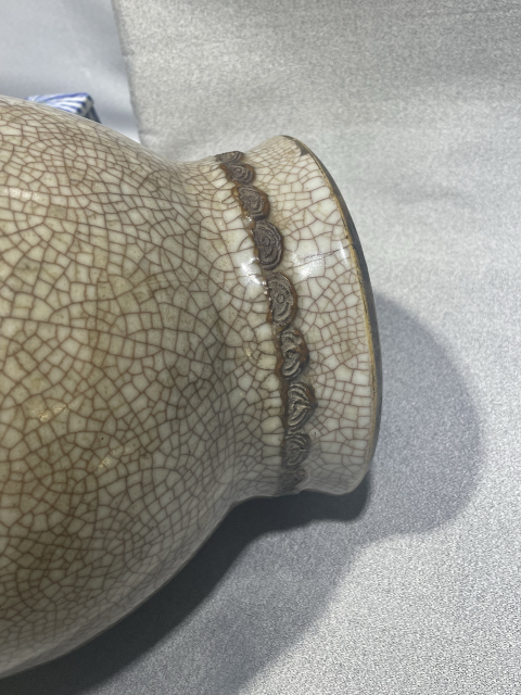 古玩陶瓷清雍正仿哥釉獸耳尊拍賣，當(dāng)前價格16000元