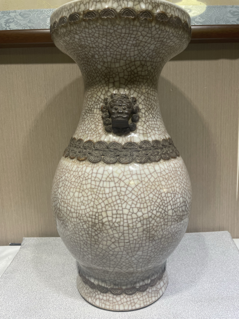 古玩陶瓷清雍正仿哥釉獸耳尊拍賣，當(dāng)前價格16000元