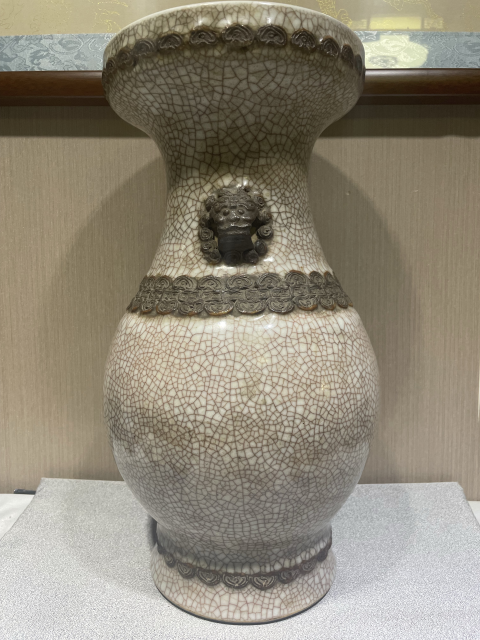 古玩陶瓷清雍正仿哥釉獸耳尊拍賣，當(dāng)前價格16000元