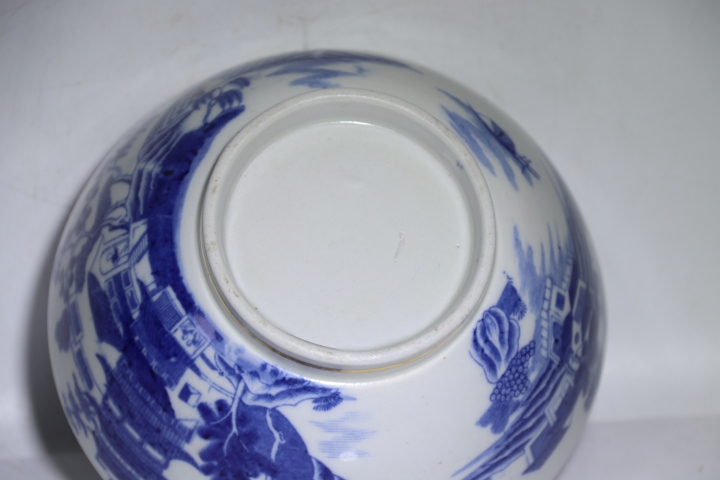 古玩陶瓷民國青花描金亭臺(tái)樓閣山水紋碗拍賣,當(dāng)前價(jià)格1680元