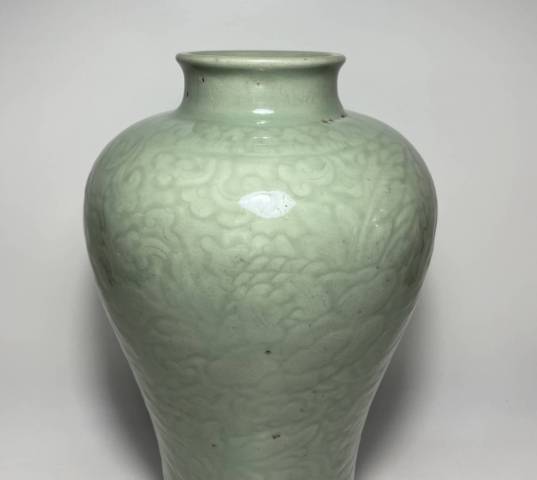 古玩陶瓷冬青釉刻花梅瓶拍賣，當(dāng)前價格3000元