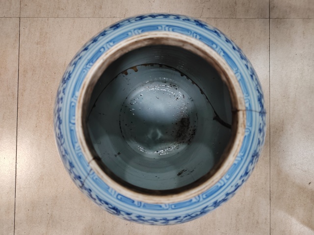 古玩陶瓷青花纏枝喜字紋將軍罐拍賣,當(dāng)前價格2000元