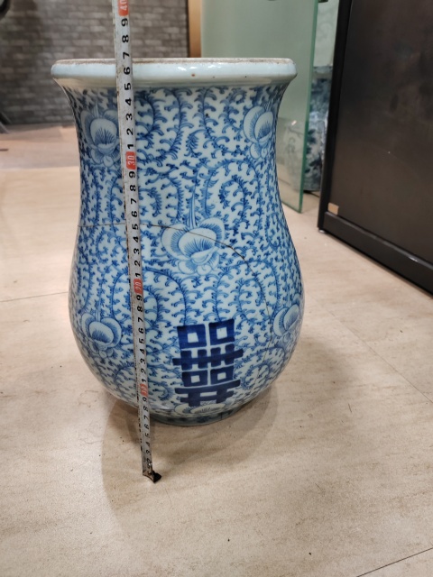 古玩陶瓷青花纏枝喜字紋將軍罐拍賣,當(dāng)前價格2000元
