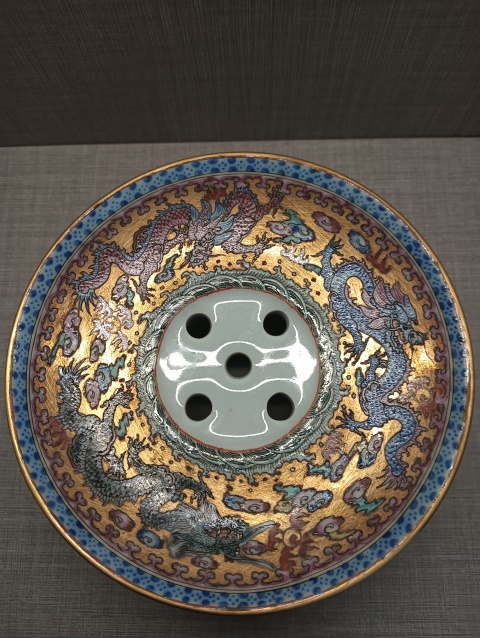 古玩陶瓷粉彩重工龍紋公道杯拍賣，當(dāng)前價(jià)格59800元