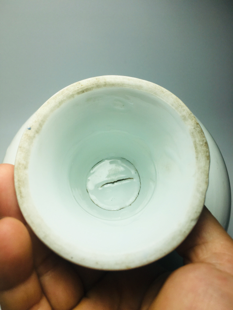古玩陶瓷(清晚期)精美甜白釉高足貢盤拍賣,當前價格0元