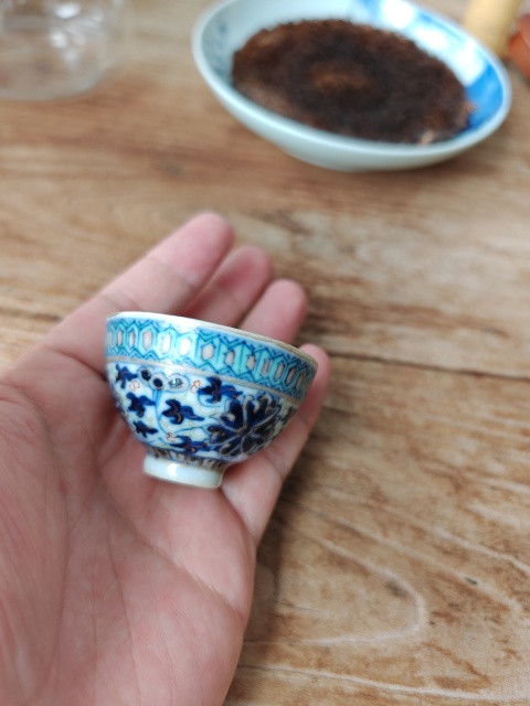 古玩陶瓷青花加彩描金纏枝花紋杯拍賣,當前價格4500元