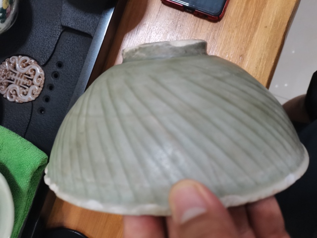 古玩陶瓷金村青瓷刻花撇口碗拍賣，當(dāng)前價(jià)格1000元