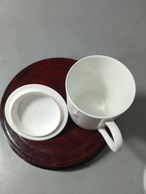 古玩陶瓷精美彩繪梅花詩文手把蓋杯拍賣，當前價格218元
