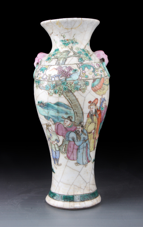 古玩陶瓷【8475】清晚期  哥釉粉彩通景拜相圖獸耳銜環(huán)觀音瓶拍賣，當(dāng)前價(jià)格2200元