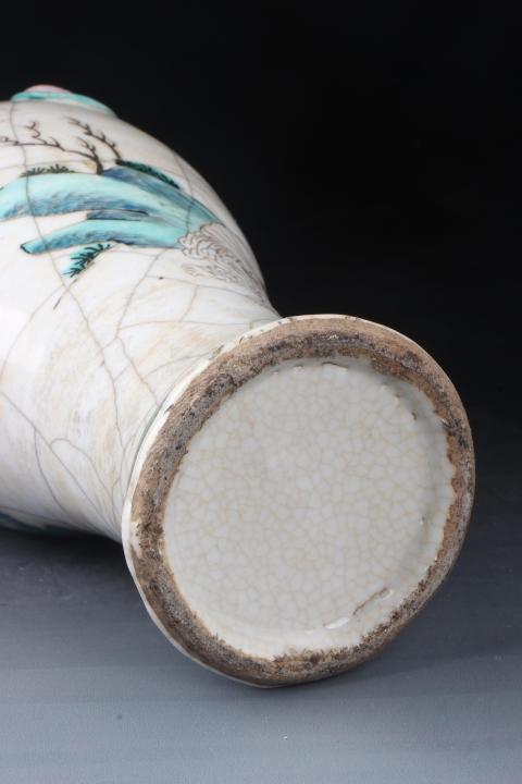 古玩陶瓷【8475】清晚期  哥釉粉彩通景拜相圖獸耳銜環(huán)觀音瓶拍賣，當(dāng)前價(jià)格2200元