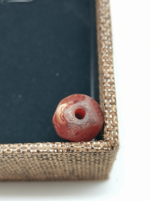 古玩玉器秦·天然紅瑪瑙多棱珠拍賣,當前價格100元