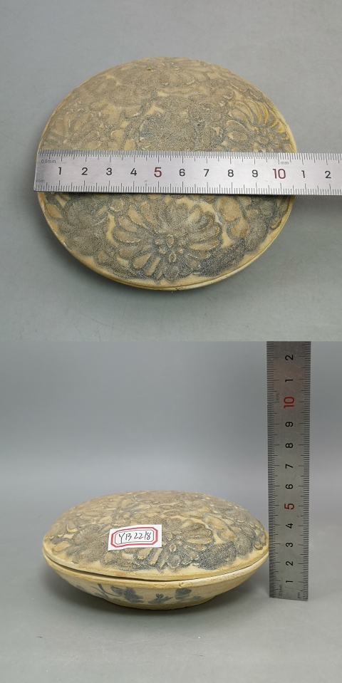 古玩陶瓷元代青花花卉紋粉盒子母盒拍賣，當前價格12345元