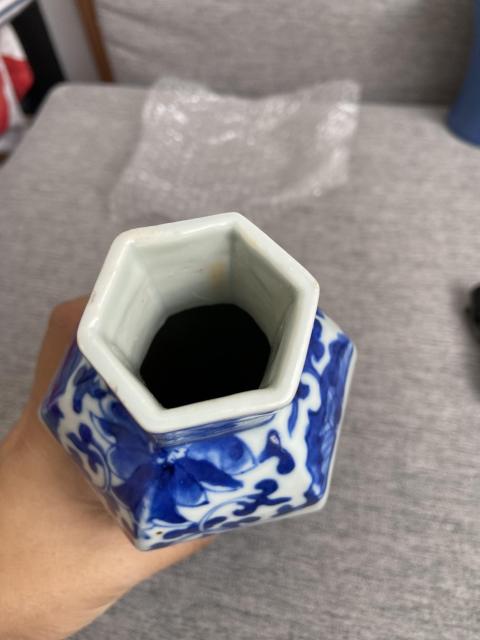 古玩陶瓷青花六方瓶拍賣,當前價格10000元