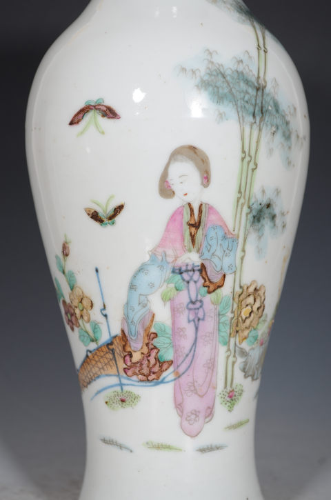 古玩陶瓷【名家精品】民國粉彩美人春色詩文觀音瓶拍賣,當(dāng)前價(jià)格688元