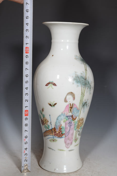 古玩陶瓷【名家精品】民國粉彩美人春色詩文觀音瓶拍賣,當(dāng)前價(jià)格688元