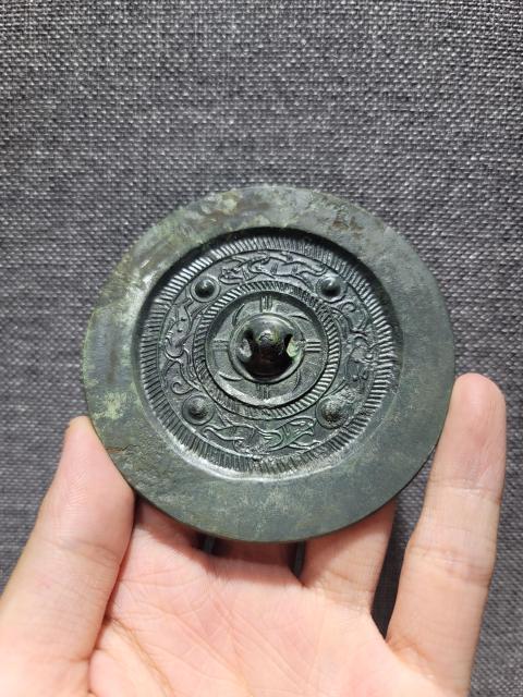 古玩銅器漢代?銅鏡拍賣，當前價格2888元