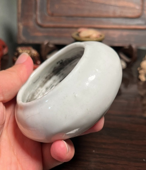 古玩陶瓷清中晚期白釉鏜鑼洗拍賣,當(dāng)前價(jià)格3000元